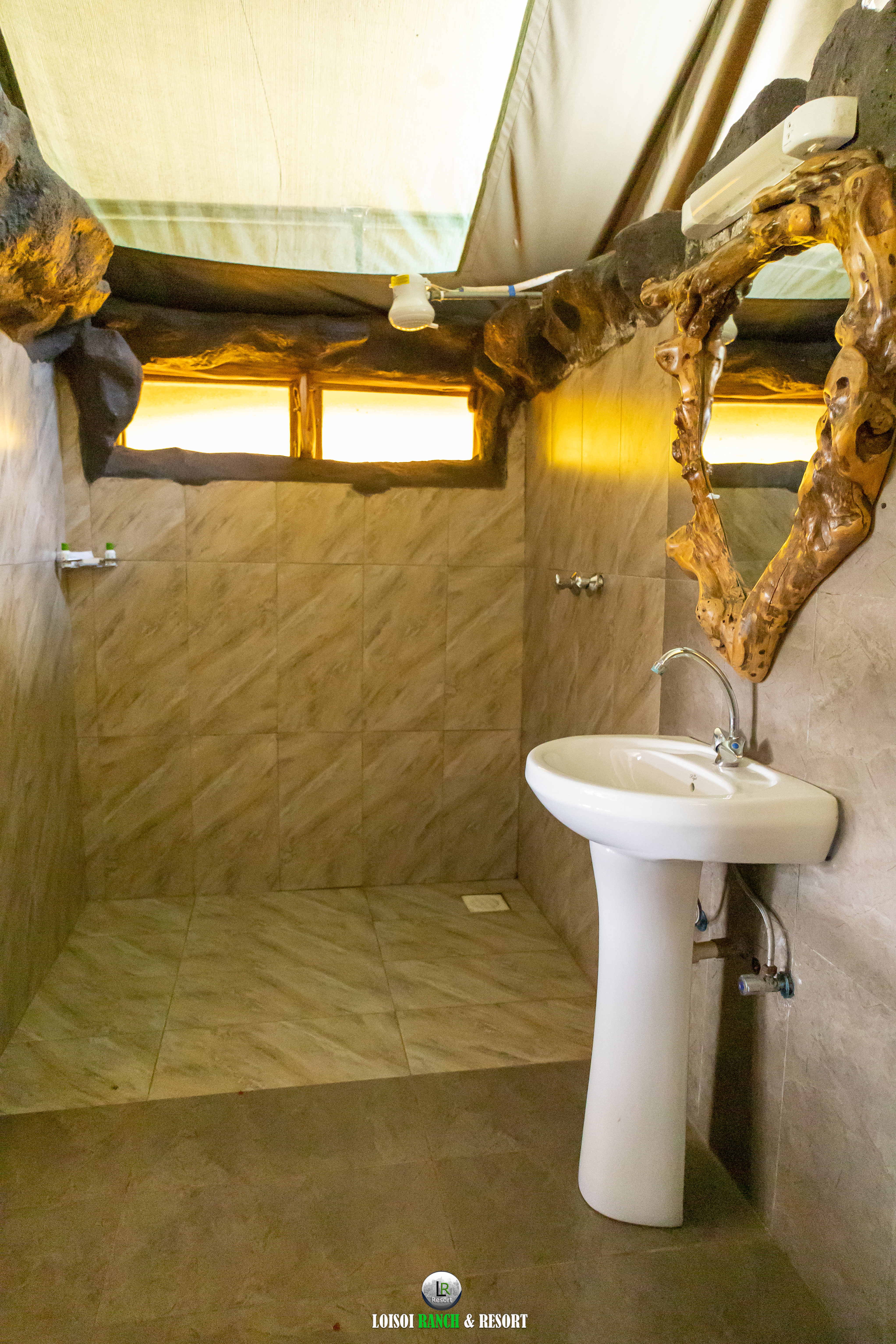 Luxury Tent - Image 4